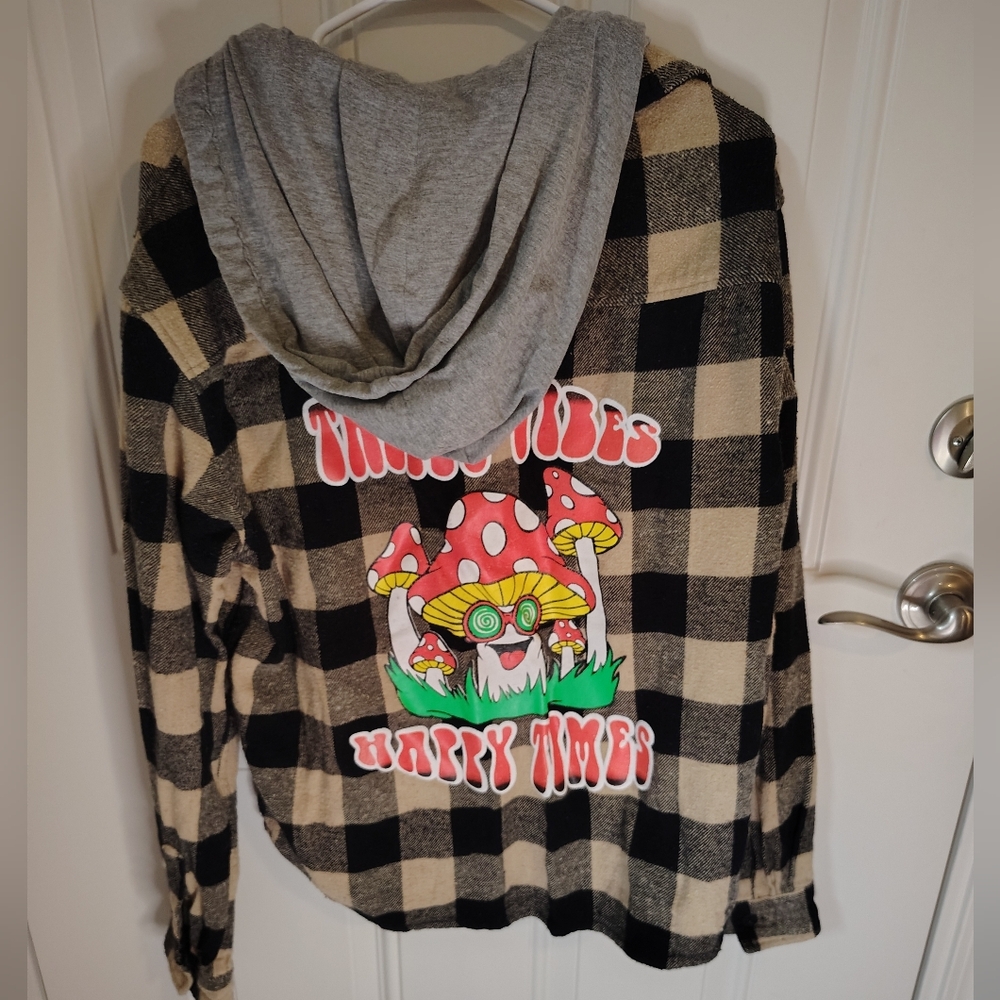 Black & Cream Buffalo Plaid Hooded Shirt Jacket with Mushroom Graphic Size XL